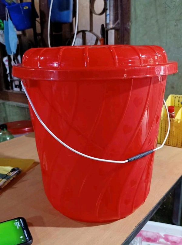 24pcs Bucket With Lid Rs83 Per Pcs