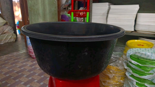 24pcs Black Sumo Basin 45Ltrs Rs82 Per Pcs