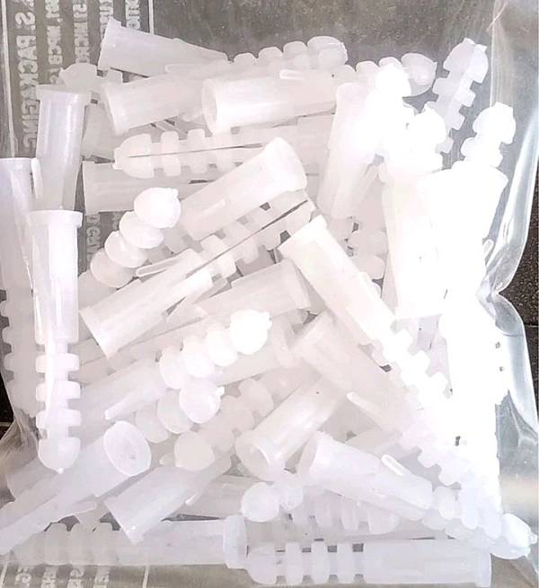 Wall Plug Gulli Square 1.5" Pack Of 50pcs