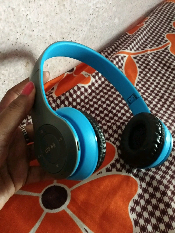 Bluetooth Headphones & Earphones 