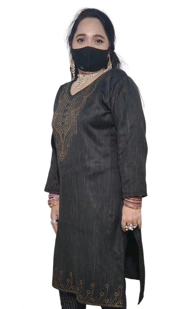 Aakarsha Fashionable woolen Kurtis for women - L