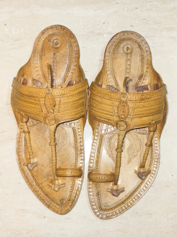 KOLHAPURI CHAPPAL  Kolhapuri Kapshi Chappal  - Web Orange