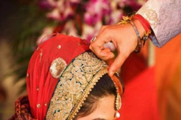 Organic Red 100% Natural Kumkum Sindoor, Suhagan sindoor powder For Women And Girls Forehead Wedding Festivals - 4
