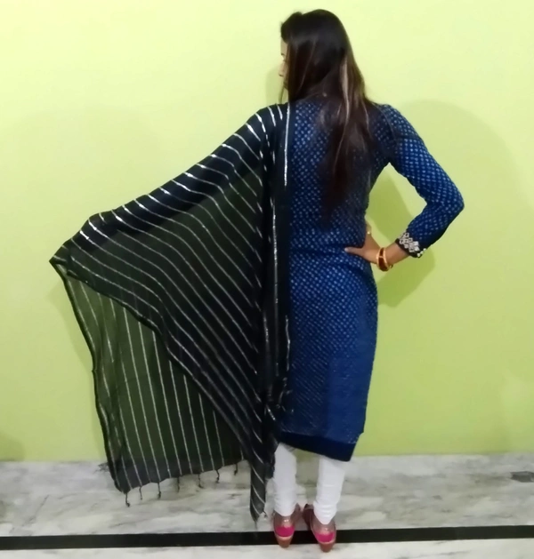 IGNOTO Women's Cotton Dupatta || Multicolor Gold Silver Zari Line Pattern (Pattern/Design: Assorted) - Black