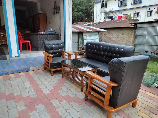 5 Seater Safari Sofa Set With Wooden Tea Table - Black, Standard