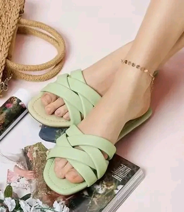 Gorgeous Women Flats 0.3 Mo - IND-9