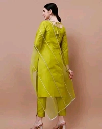 Kashvi Petite Women Kurta Sets - XL