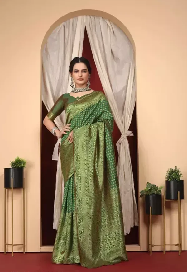 Premium Zari work woven Banarasi Saree - Free Size