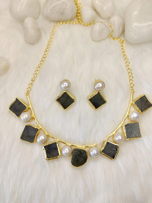Black Raw Stone Choker Set Necklace