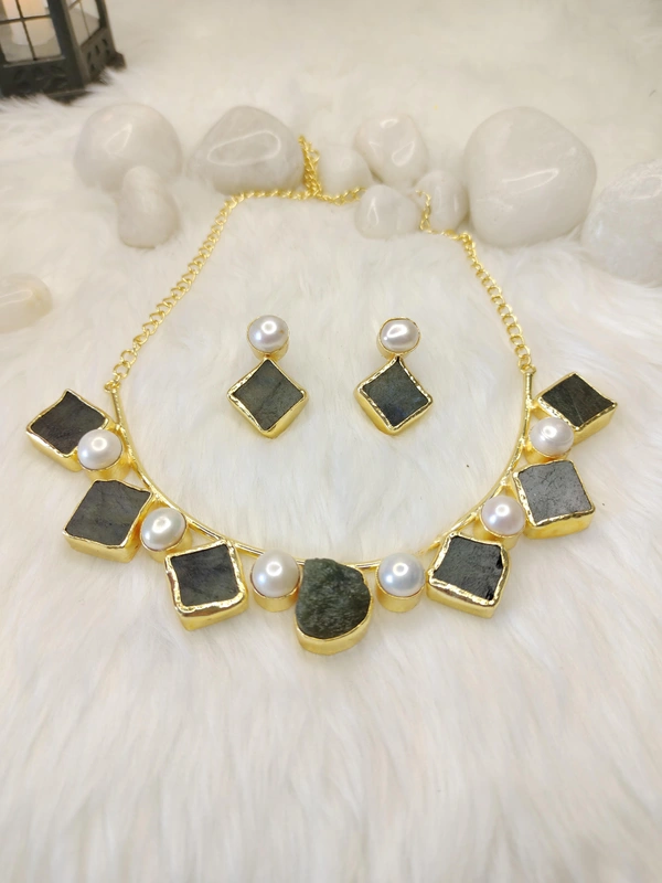 Black Raw Stone Choker Set Necklace