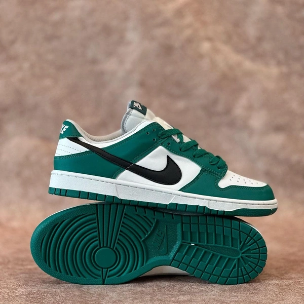 Nike SB Dunk - 11
