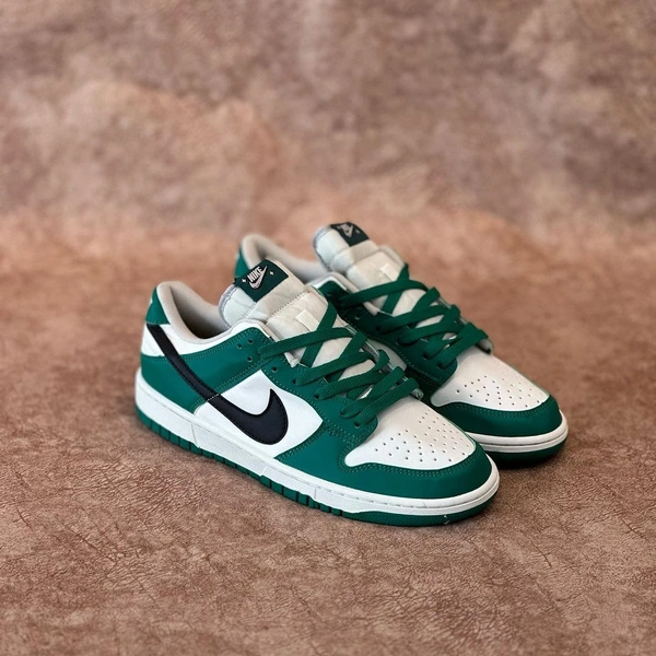 Nike SB Dunk - 11