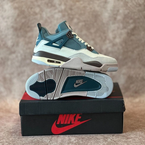 Jordan Retro 4 - 6