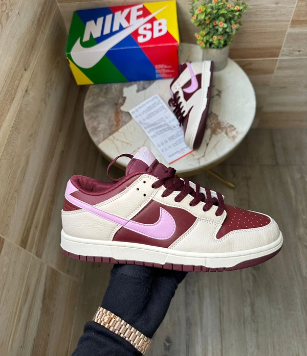 Nike SB Dunk Valentines  - 10