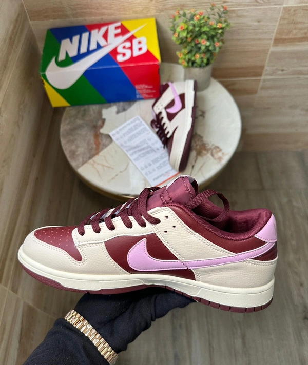 Nike SB Dunk Valentines  - 10