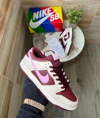 Nike SB Dunk Valentines  - 10
