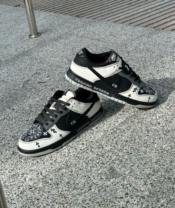 Nike SB Dunk Chrome Hearts   - 