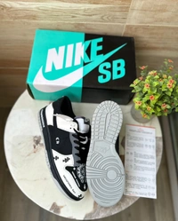 Nike SB Dunk Chrome Hearts   - 