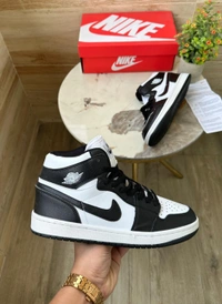 Nike Air Jordan Retro 1 Panda  - 6