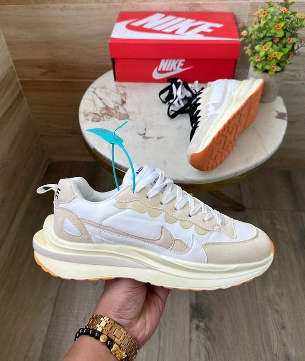 Nike x Sacai Vaporwaffle - 6