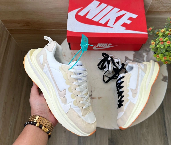 Nike x Sacai Vaporwaffle - 9