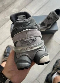New Balance 9060 - Euro 44