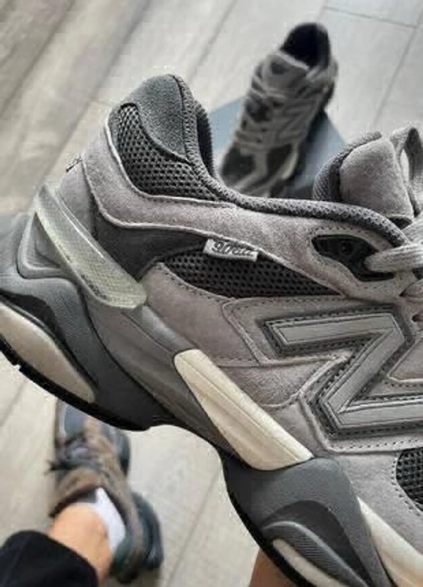 New Balance 9060 - Euro 44