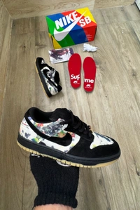Nike SB Dunk Supreme World Famous  - 43