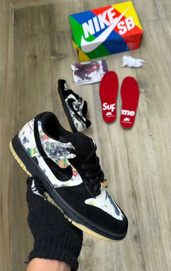 Nike SB Dunk Supreme World Famous  - 44
