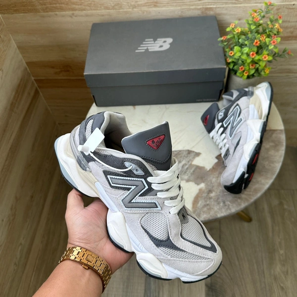 New Balance 9060 - Euro 44