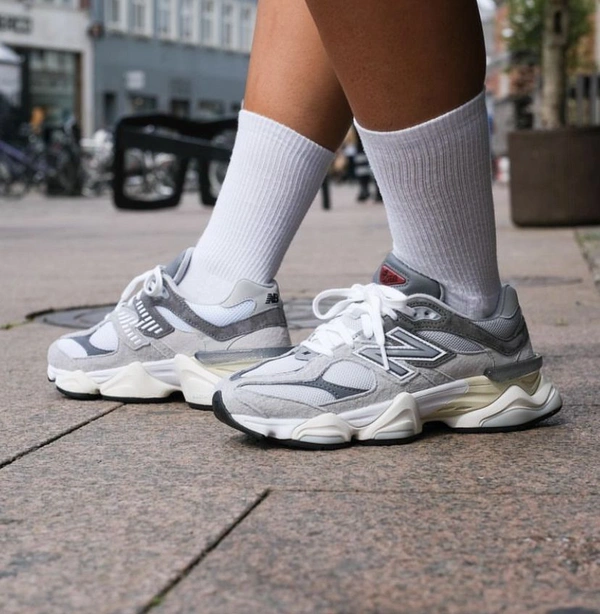 New Balance 9060 - Euro 44