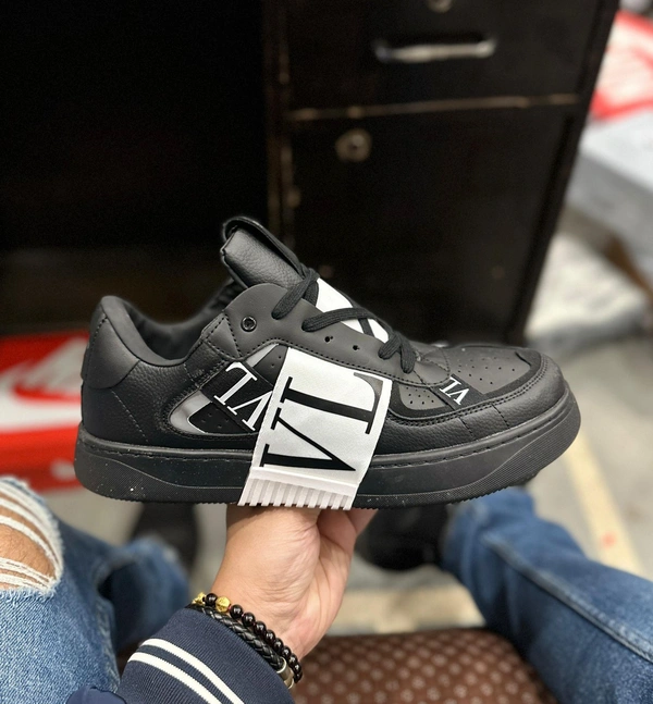 Valentino Trainers (Black) - 7