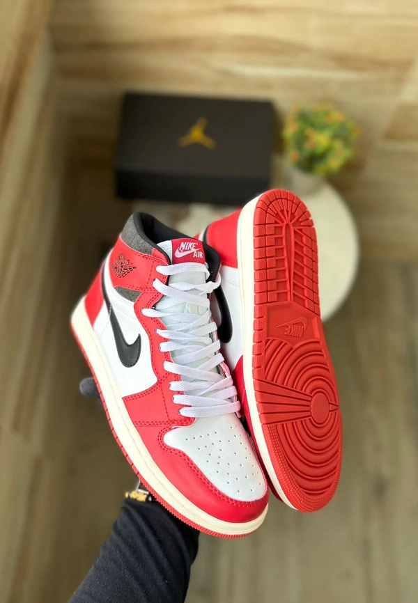 Air Jordan Retro 1  - 11