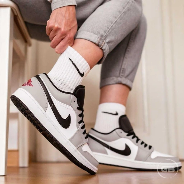 Air Jordans Smoke Grey Low - 8