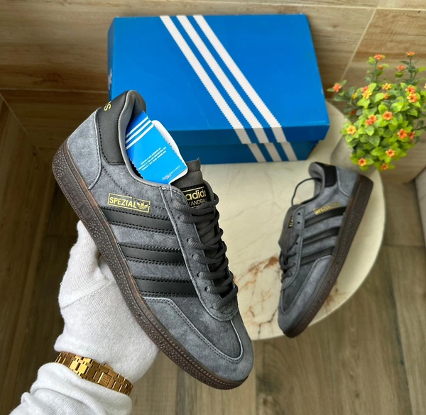 Adidas Originals Spezial - 9
