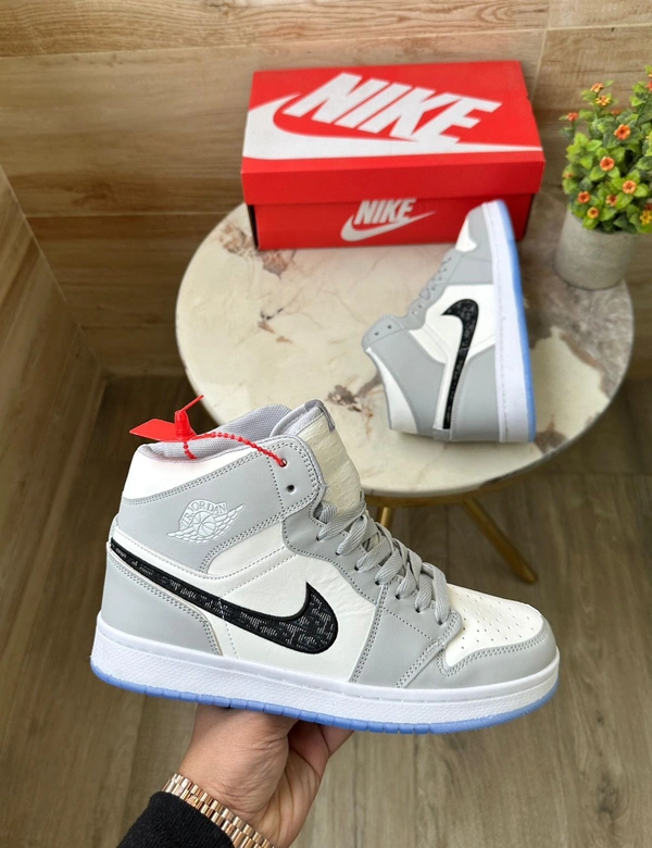 Jordans Retro 1 Dior Mid Ankle  - 8
