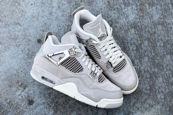 Air Jordan Retro 4 Frozen Moments - 11