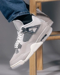 Air Jordan Retro 4 Frozen Moments - 11