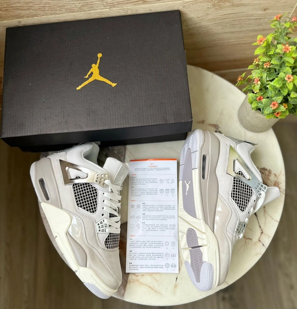 Air Jordan Retro 4 Frozen Moments - 11