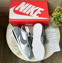 Nike Cortez Petals United - 6
