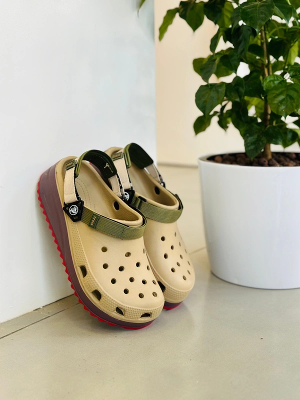 Crocs Hike - 9