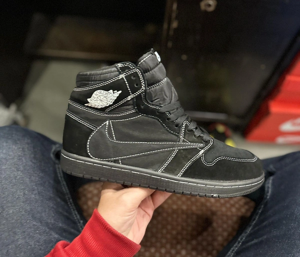 Jordans Retro 1 Black Mid Phantom - 8