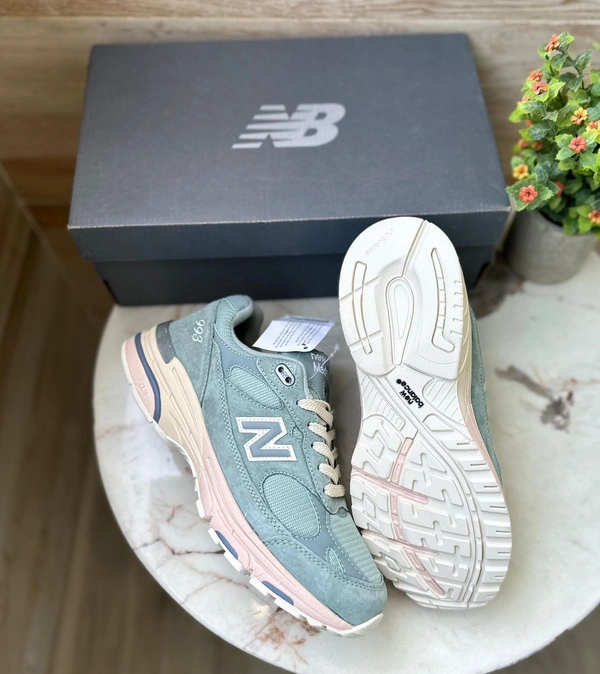 New Balance 993 Pistachios - 8