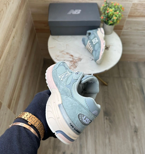 New Balance 993 Pistachios - 8