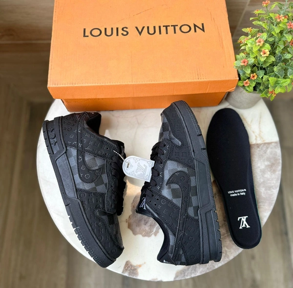 Nike Sb Dunk X Louis Vuitton Collaboration  - 8
