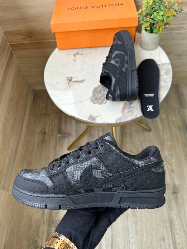 Nike Sb Dunk X Louis Vuitton Collaboration  - 8