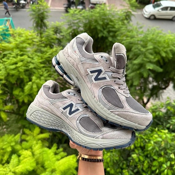 New Balance 2002 R Grey Magnet EDTN - Euro 42