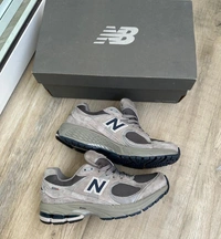 New Balance 2002 R Grey Magnet EDTN - Euro 42