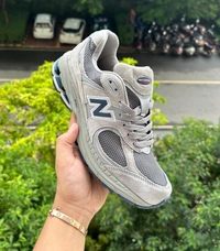 New Balance 2002 R Grey Magnet EDTN - Euro 42