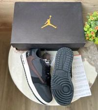 Air Jordan Retro 1 Travis Scott Cactus  - 11